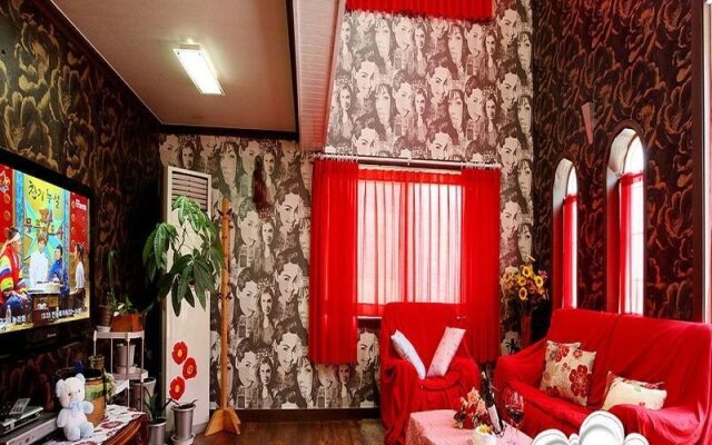 Ravie Pension