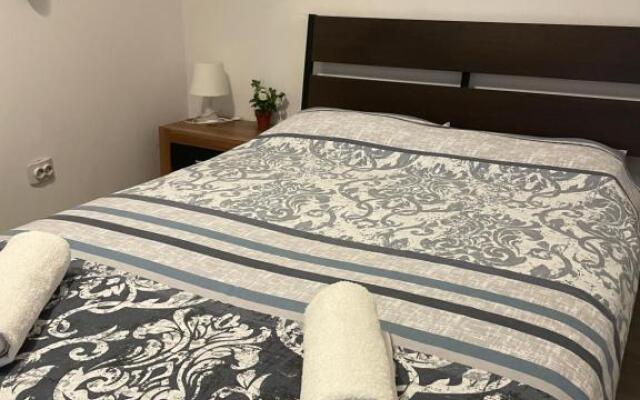 Studio Piata Amzei 1 (8 E)