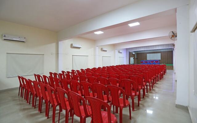 OYO 10153 Hotel Paradise Convention