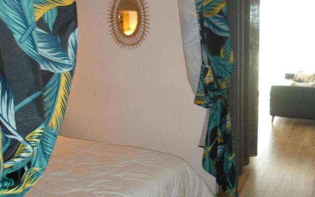 Appartement Balaruc-les-Bains, 1 pièce, 4 personnes - FR-1-503-89