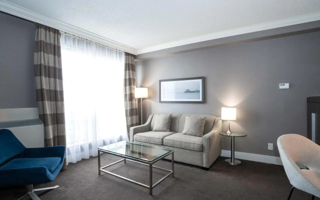 Stage West All-Suite Hotel & Theatre Restaurant