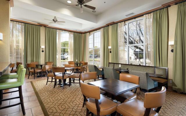 Hampton Inn & Suites Austin-Airport