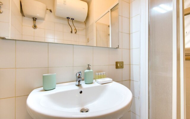Very Spacious 3 Beds Flat in a Great Area