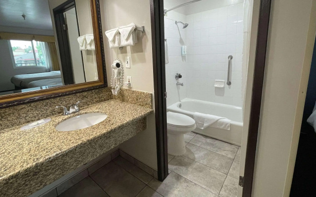 Quality Inn Ontario Airport Convention Center