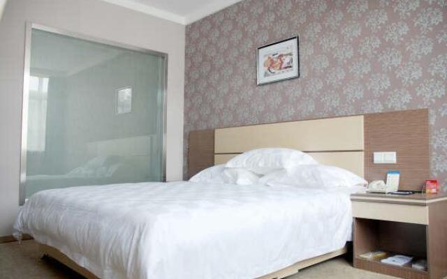 Super 8 Hotel Bengbu Railway Station