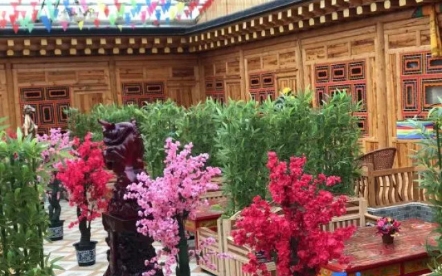 Xiahe Riyue Mountain Villa