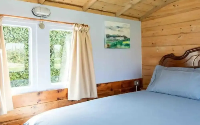 Unique Comfy Remodelled Railway Carriage