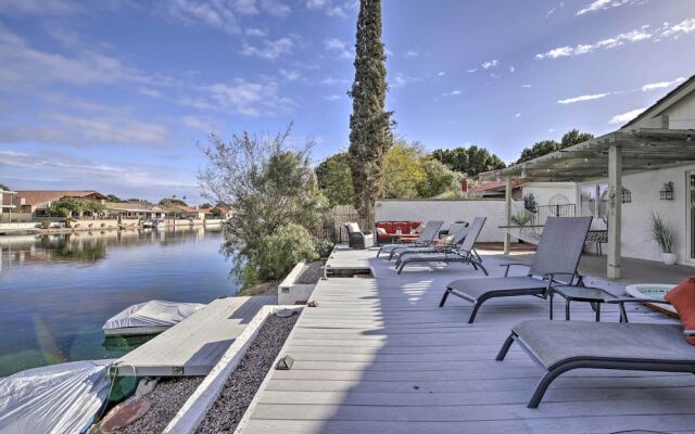 Lakefront Tempe House w/ Sun Deck, Hot Tub & Boats