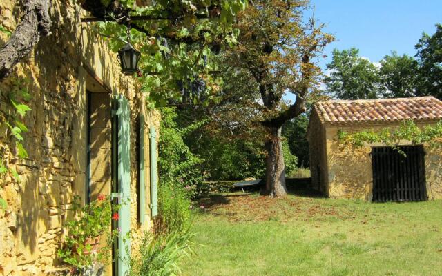 Cosy Holiday Home in Sainte-Croix with Garden