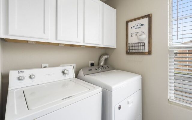 Country Farmhouse - Best of Branson!