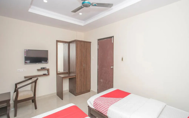 OYO 13596 Akshaya Residency