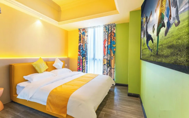 Wind Sleeping Color Hotel