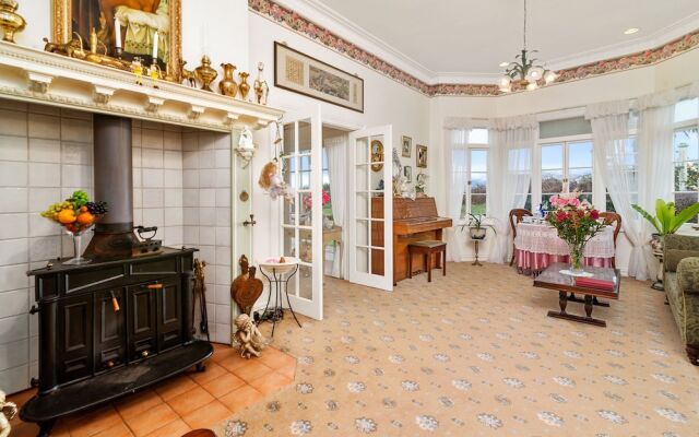 Country Villa Estate