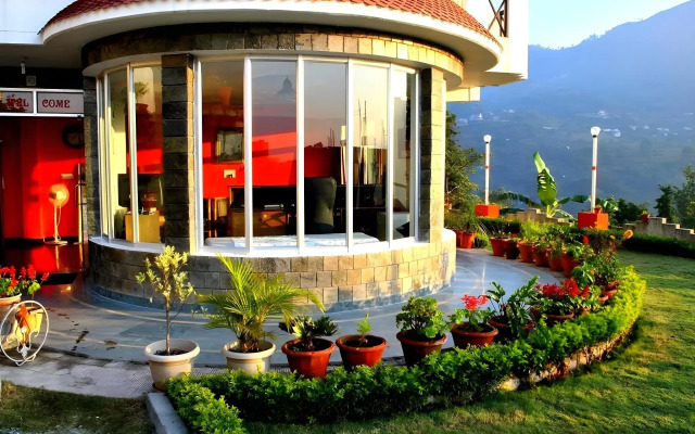 Hotel Lake Inn - A Luxury Lake View Hotel