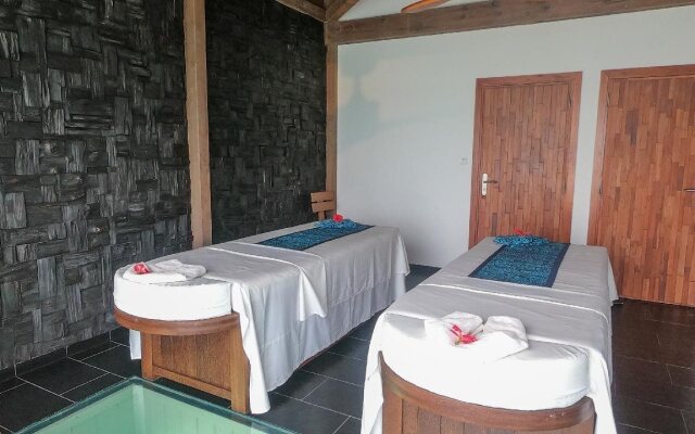 Kuredhivaru Resort & Spa Maldives