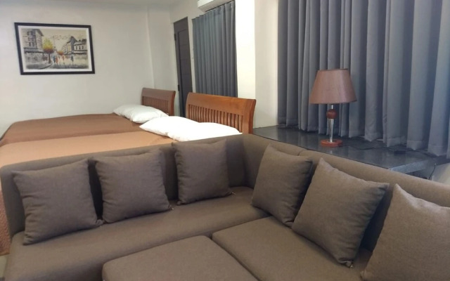 OYO 848 Dona Aurora Condotel