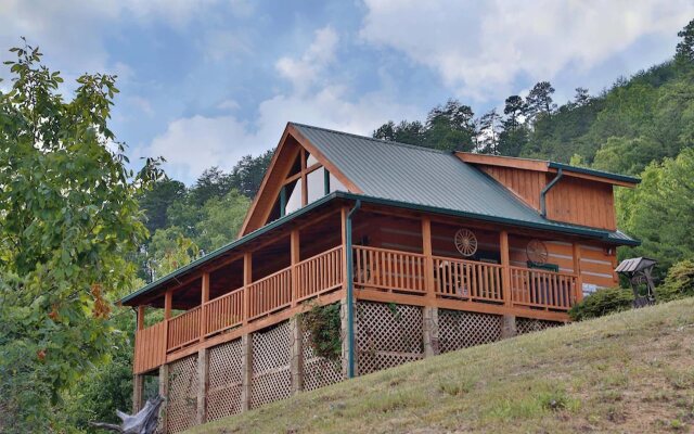 A Walk in the Clouds - Two Bedroom Cabin