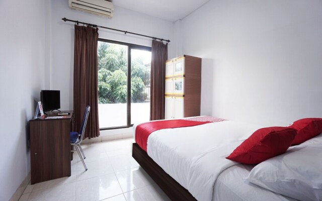 OYO 2566 Putri Kesia Rooms