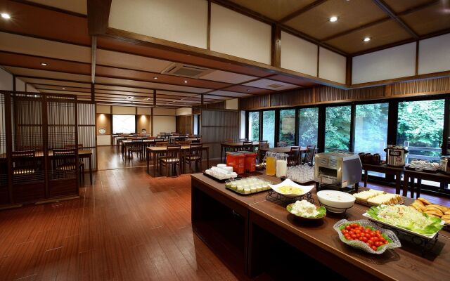 Takaragawa Onsen Osenkaku Hotel