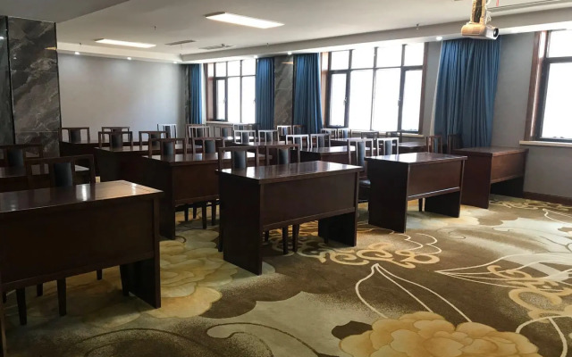 Hanting Hotel Shihezi Railway Station