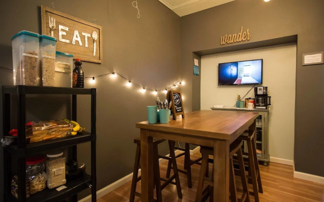 Wanderstay Houston Hostel