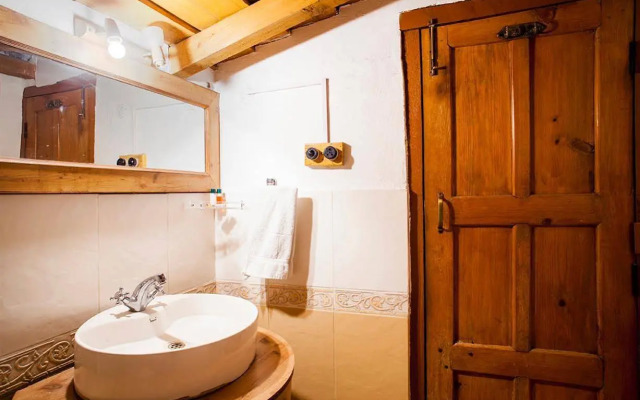 Chevron Eco Lodge