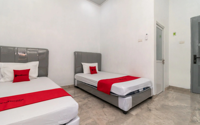 RedDoorz near Tugu Coklat Pesawaran Lampung