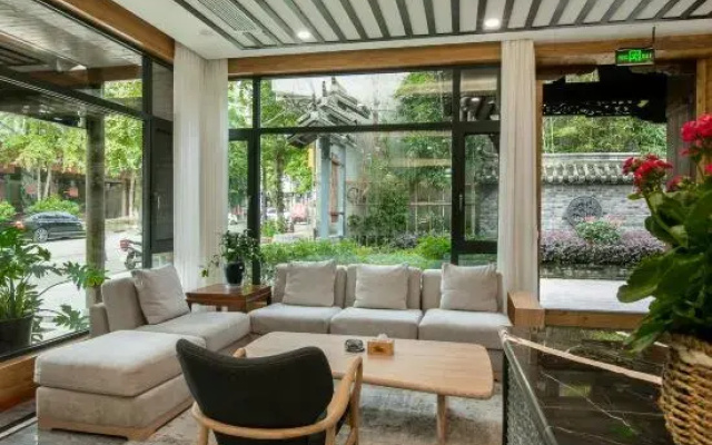 Hem Hotel (Chongzhou Jiezi Ancient Town)