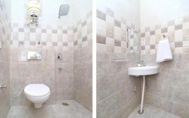 Oyo 24372 Hotel Cloud 9