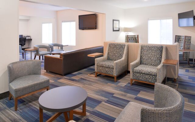 Holiday Inn Express & Suites Sioux Falls At Empire Mall by IHG