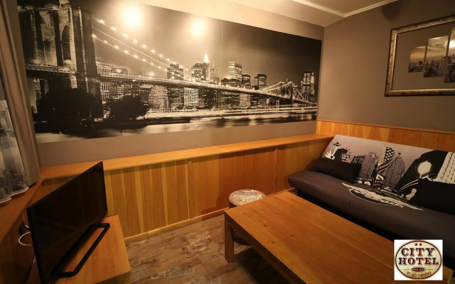 City Hotel