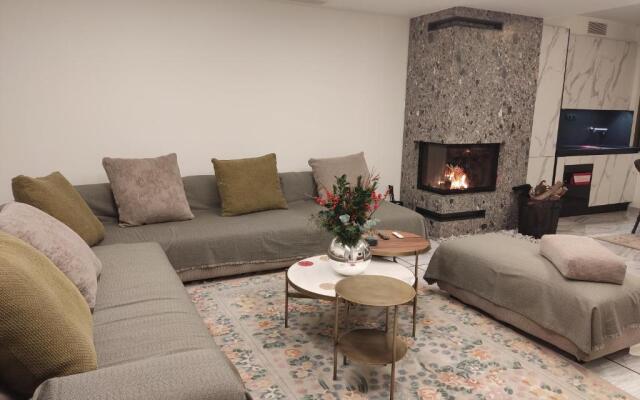 Sandy's Superior Suite