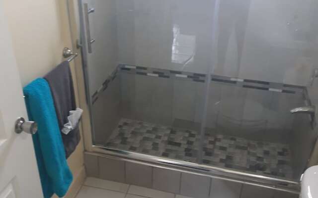 Delux Caribbean Estate Guest Apartment