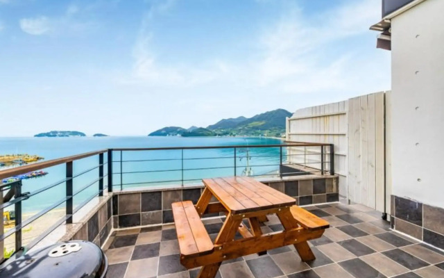 Geoje Island The Climb Spa Pension