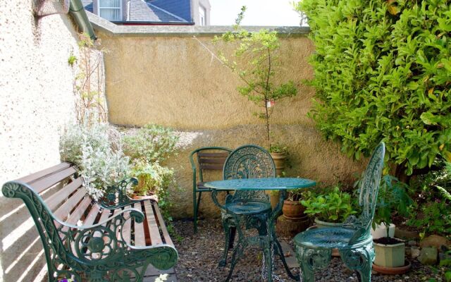 Traditional 2 Bedroom Church Gatehouse