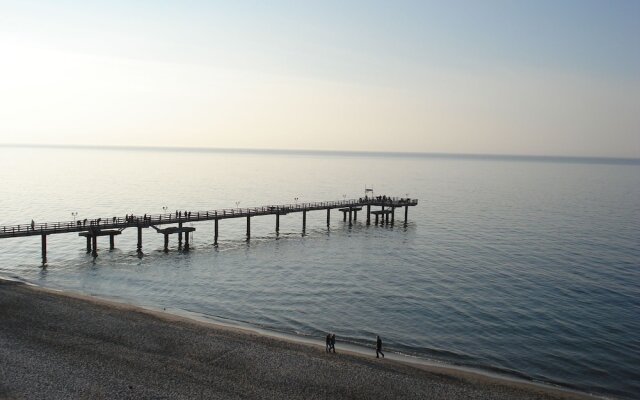 Spacious Apartment in Rakow near Sea