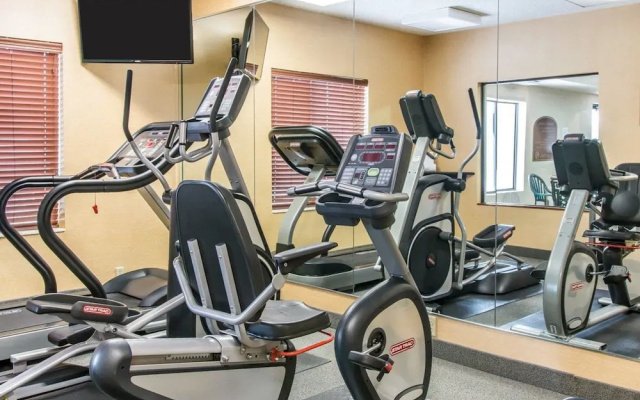 Holiday Inn Express Niles