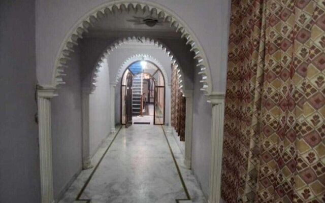 Hotel Rathore Lodge & Restaurant