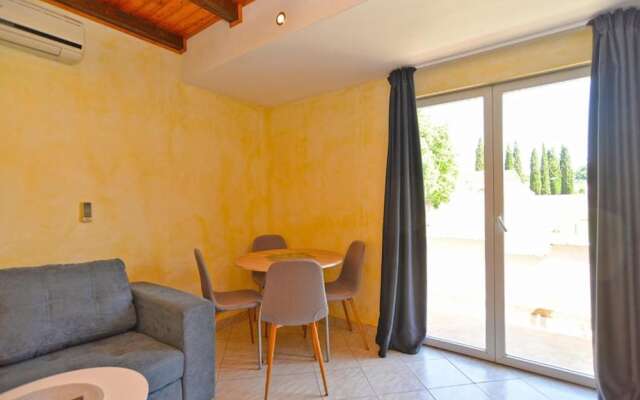 Apartments Maro