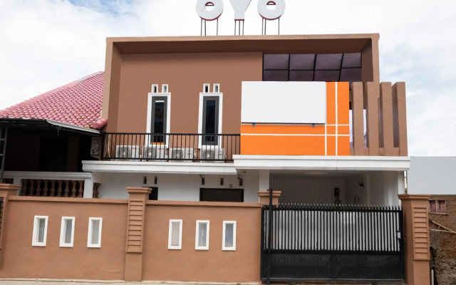 OYO 2595 Lumungga Residence