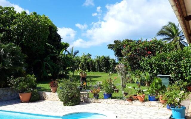 Studio in Baie Mahault, With Private Pool, Enclosed Garden and Wifi - 15 km From the Beach