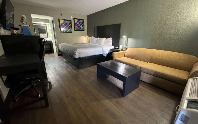 Quality Inn & Suites near Panama City Beach