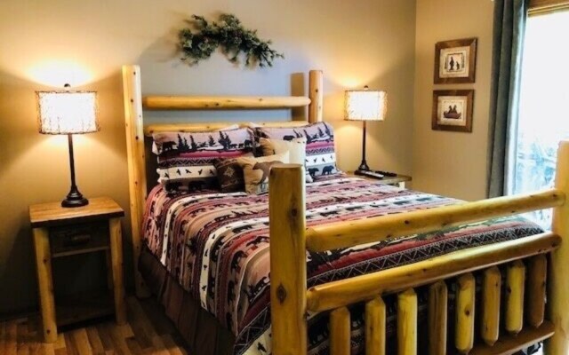 Wandering Bear Lodge by RedAwning