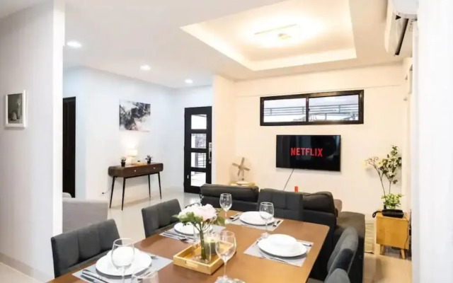 3bd Lux City Oasis LAS Pinas