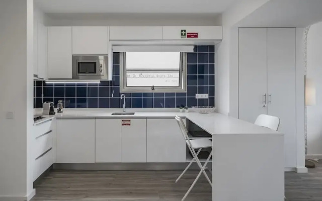 Drapes Design Apartments III by An Island Apart