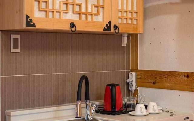 Donghae Hanok Donganjae