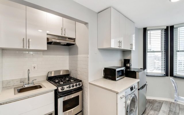 2135 Walnut Street Enjoy Sunsets at 1BR Home at Rittenhouse Square
