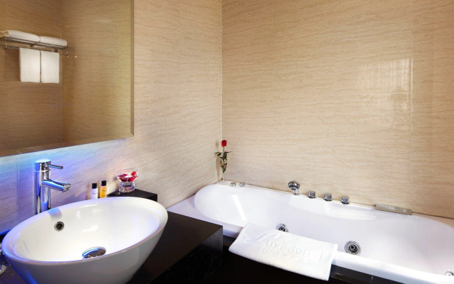 Luxeden Hotel Hanoi