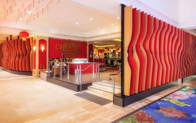 Pullman Reef Hotel Casino