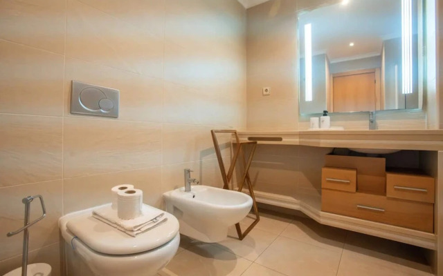 Modern 2-bedroom Flat in Odivelas